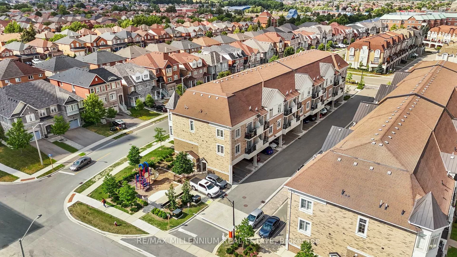 62, Preston Meadow, Hurontario, Mississauga