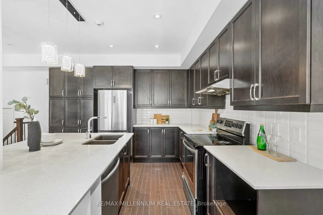 62, Preston Meadow, Hurontario, Mississauga