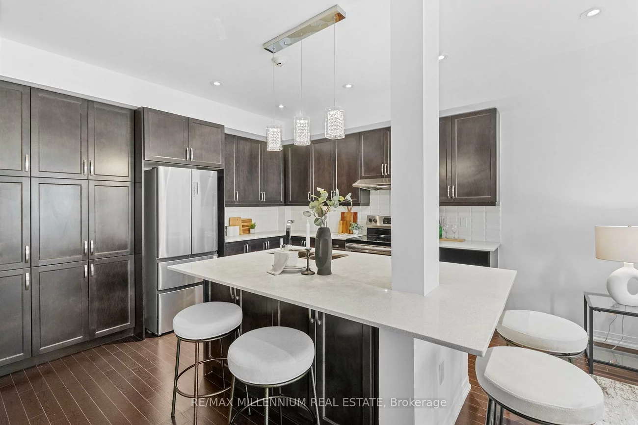 62, Preston Meadow, Hurontario, Mississauga