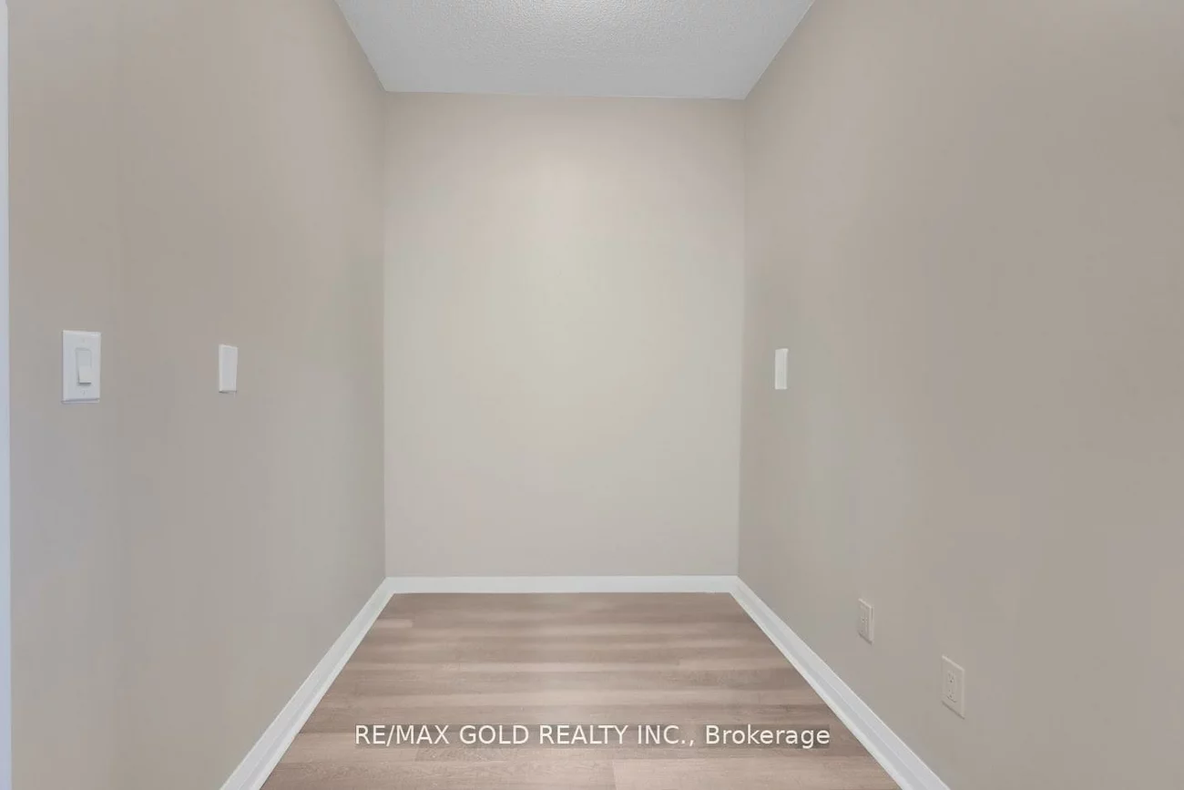 5025, Four Springs, Hurontario, Mississauga