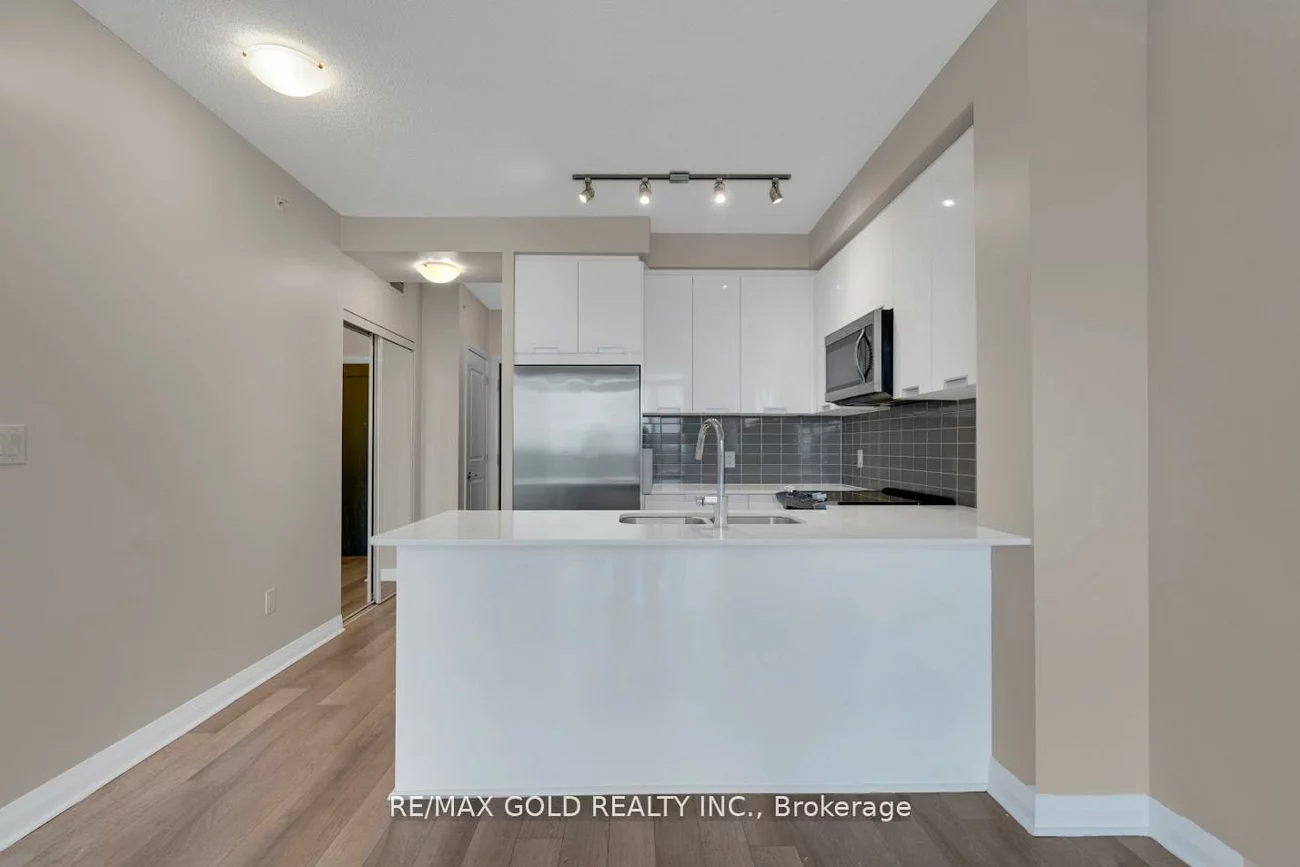 5025, Four Springs, Hurontario, Mississauga