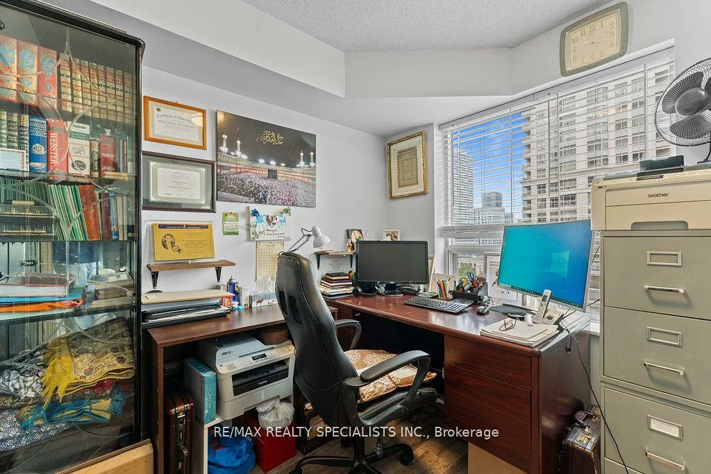 325, Webb, City Centre, Mississauga