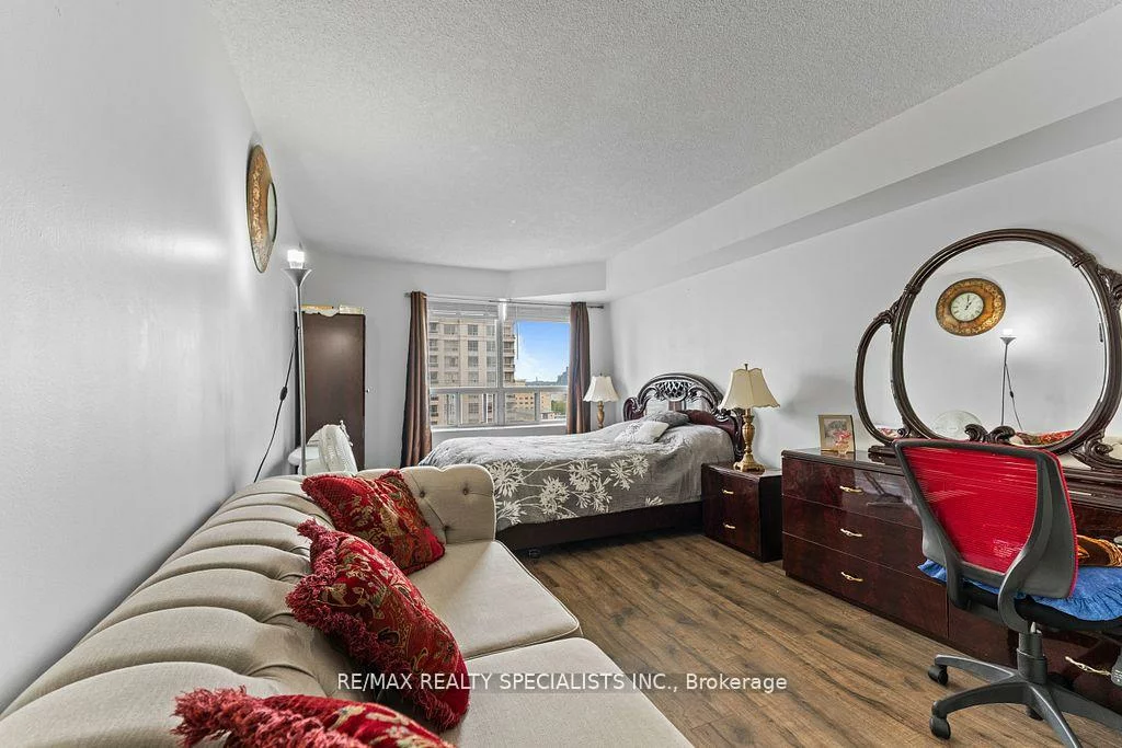 325, Webb, City Centre, Mississauga