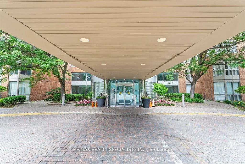 325, Webb, City Centre, Mississauga