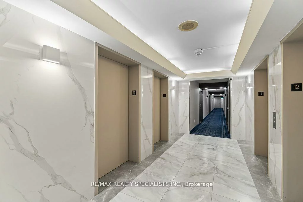 325, Webb, City Centre, Mississauga