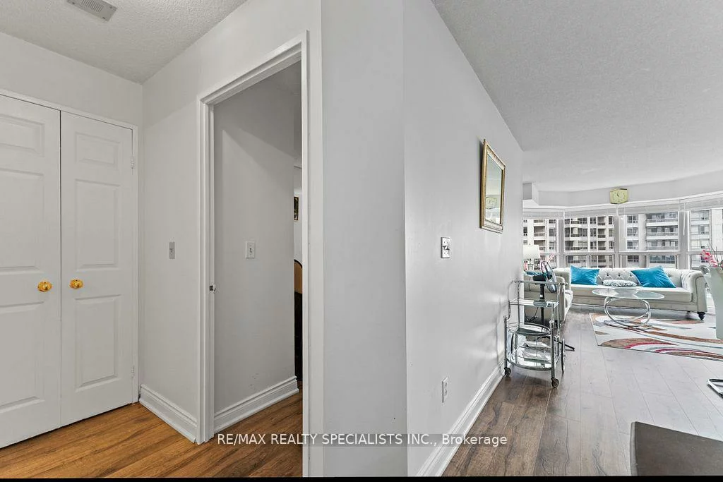 325, Webb, City Centre, Mississauga