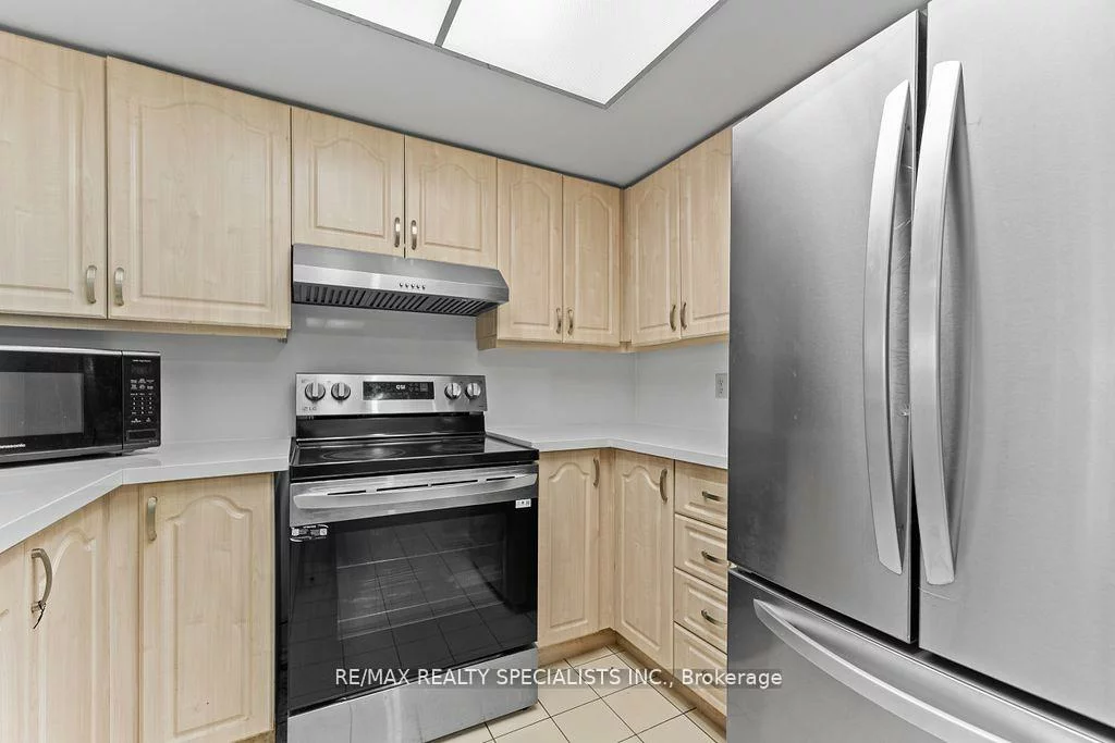 325, Webb, City Centre, Mississauga