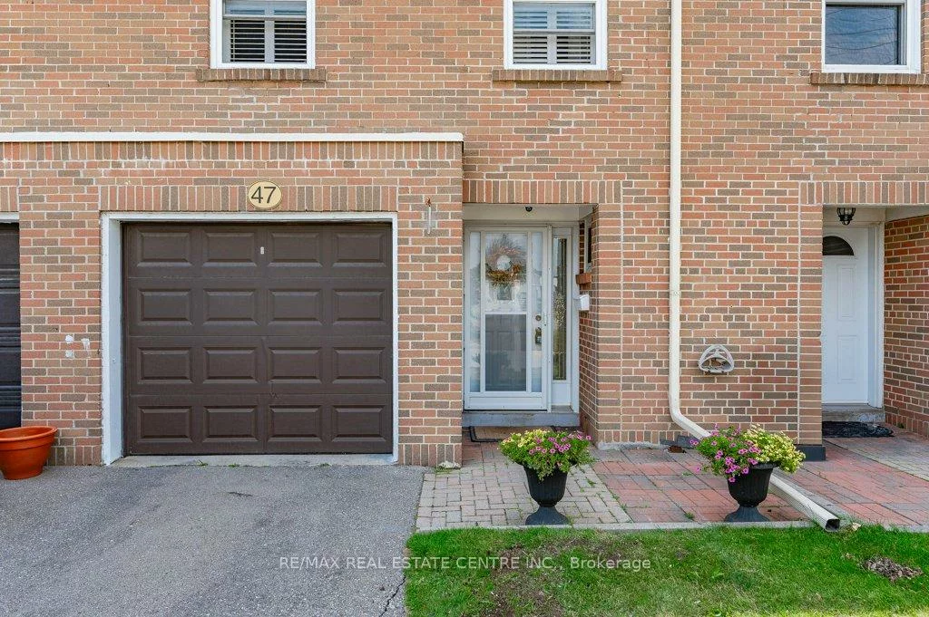 7255, Dooley, Malton, Mississauga