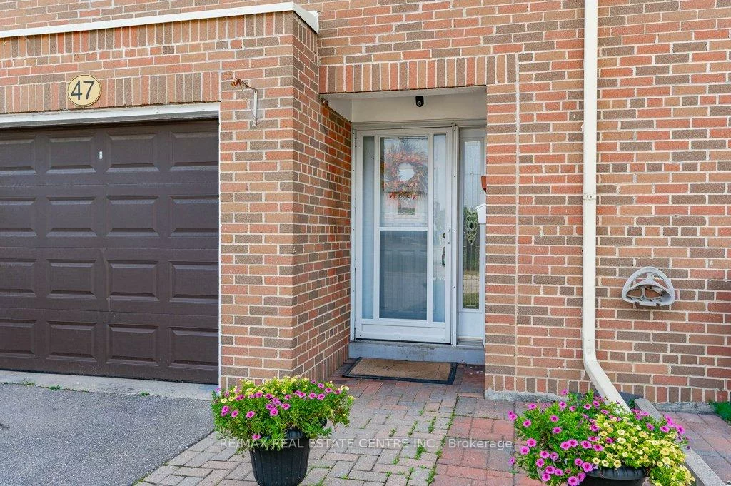 7255, Dooley, Malton, Mississauga