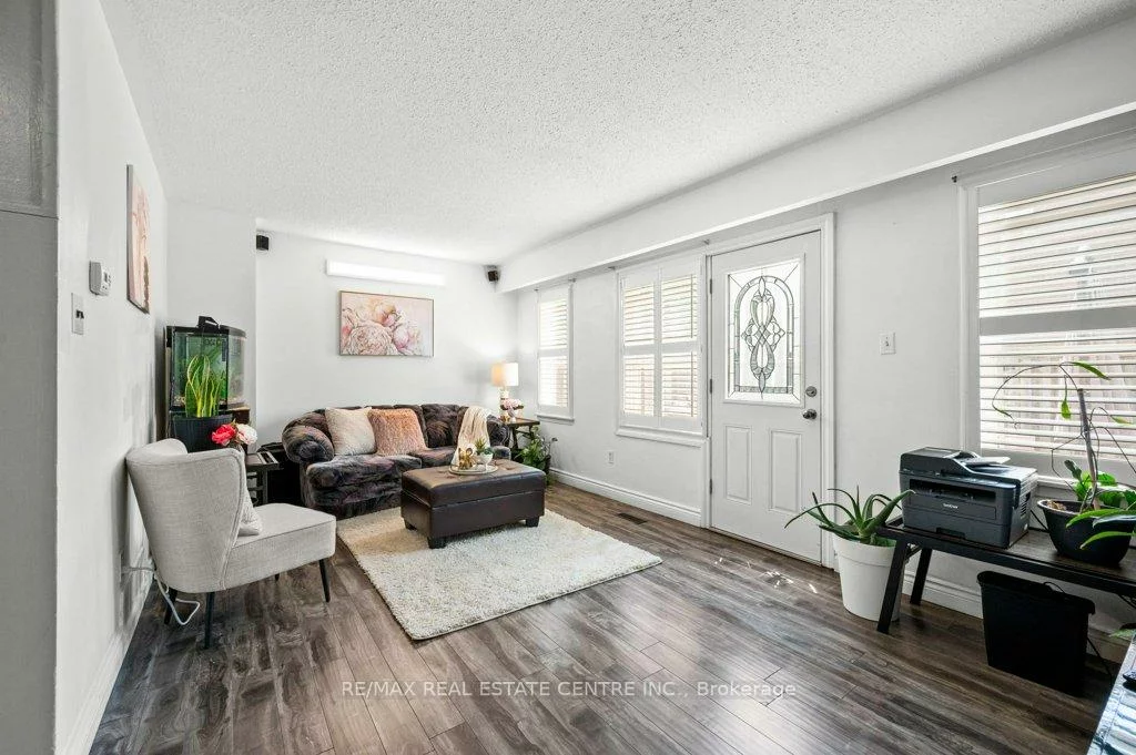 7255, Dooley, Malton, Mississauga
