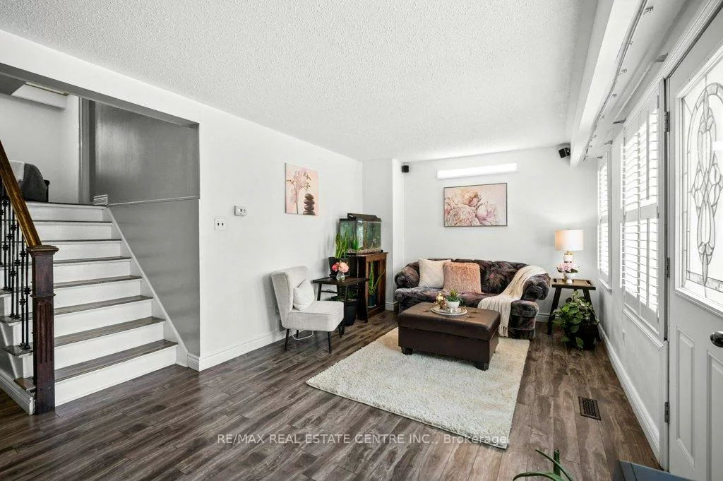 7255, Dooley, Malton, Mississauga