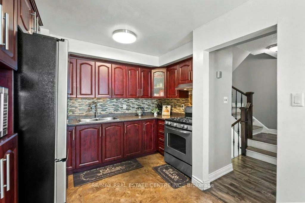 7255, Dooley, Malton, Mississauga