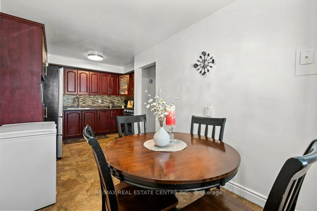 7255, Dooley, Malton, Mississauga