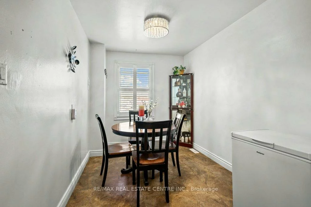 7255, Dooley, Malton, Mississauga