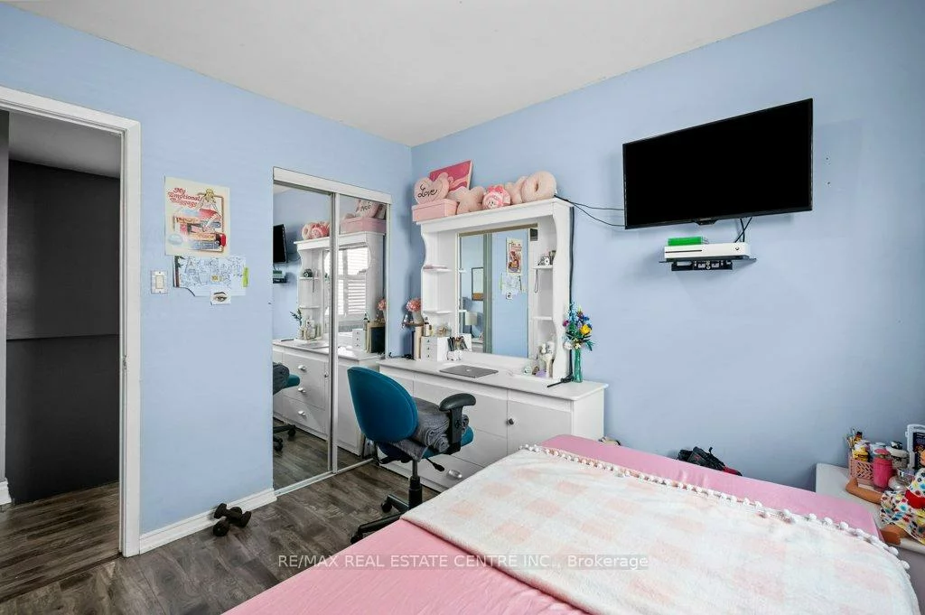 7255, Dooley, Malton, Mississauga