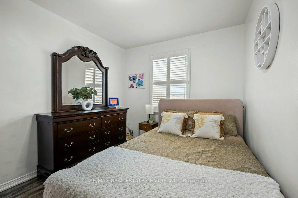 7255, Dooley, Malton, Mississauga