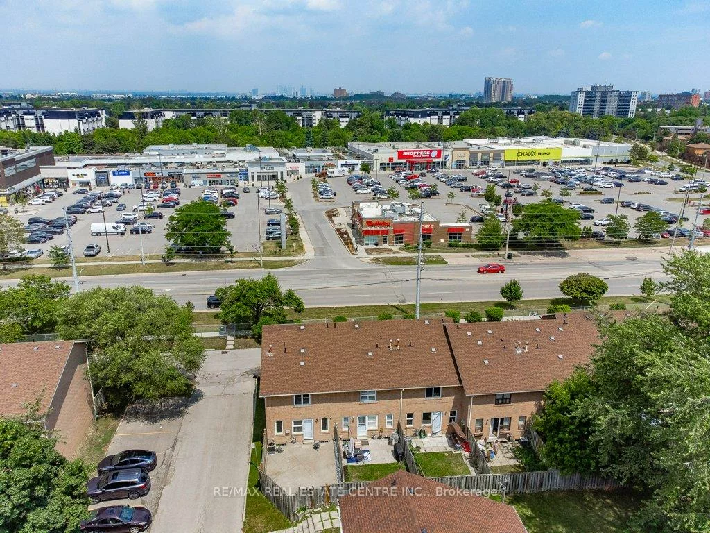 7255, Dooley, Malton, Mississauga