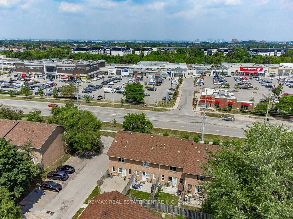 7255, Dooley, Malton, Mississauga