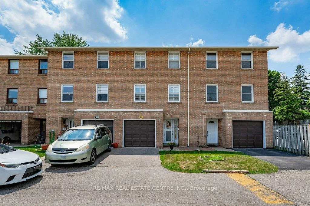7255, Dooley, Malton, Mississauga