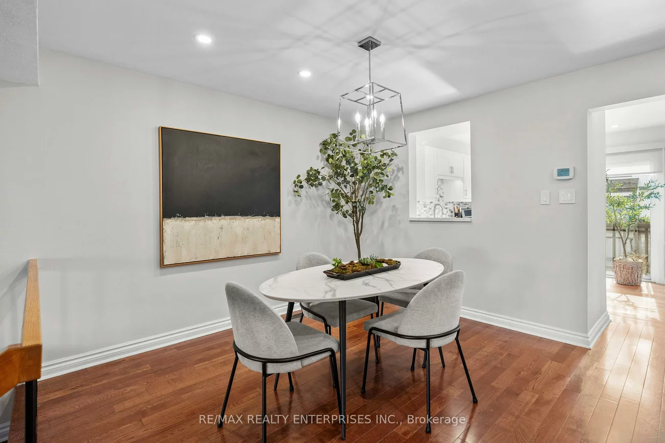 1060, Walden, Clarkson, Mississauga