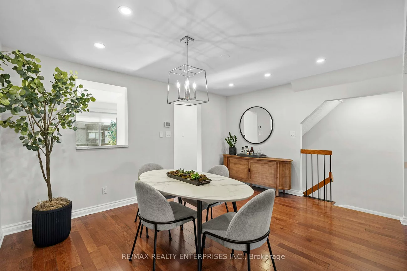 1060, Walden, Clarkson, Mississauga