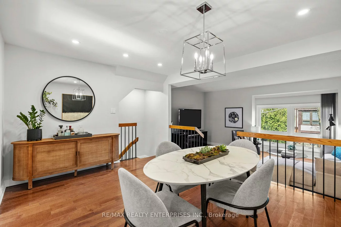 1060, Walden, Clarkson, Mississauga
