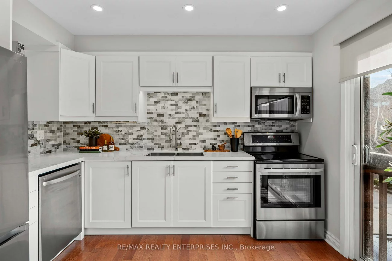 1060, Walden, Clarkson, Mississauga
