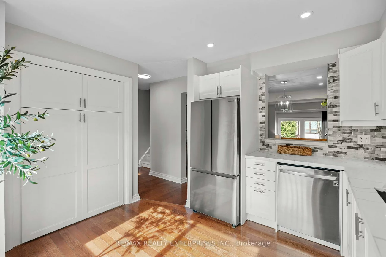 1060, Walden, Clarkson, Mississauga