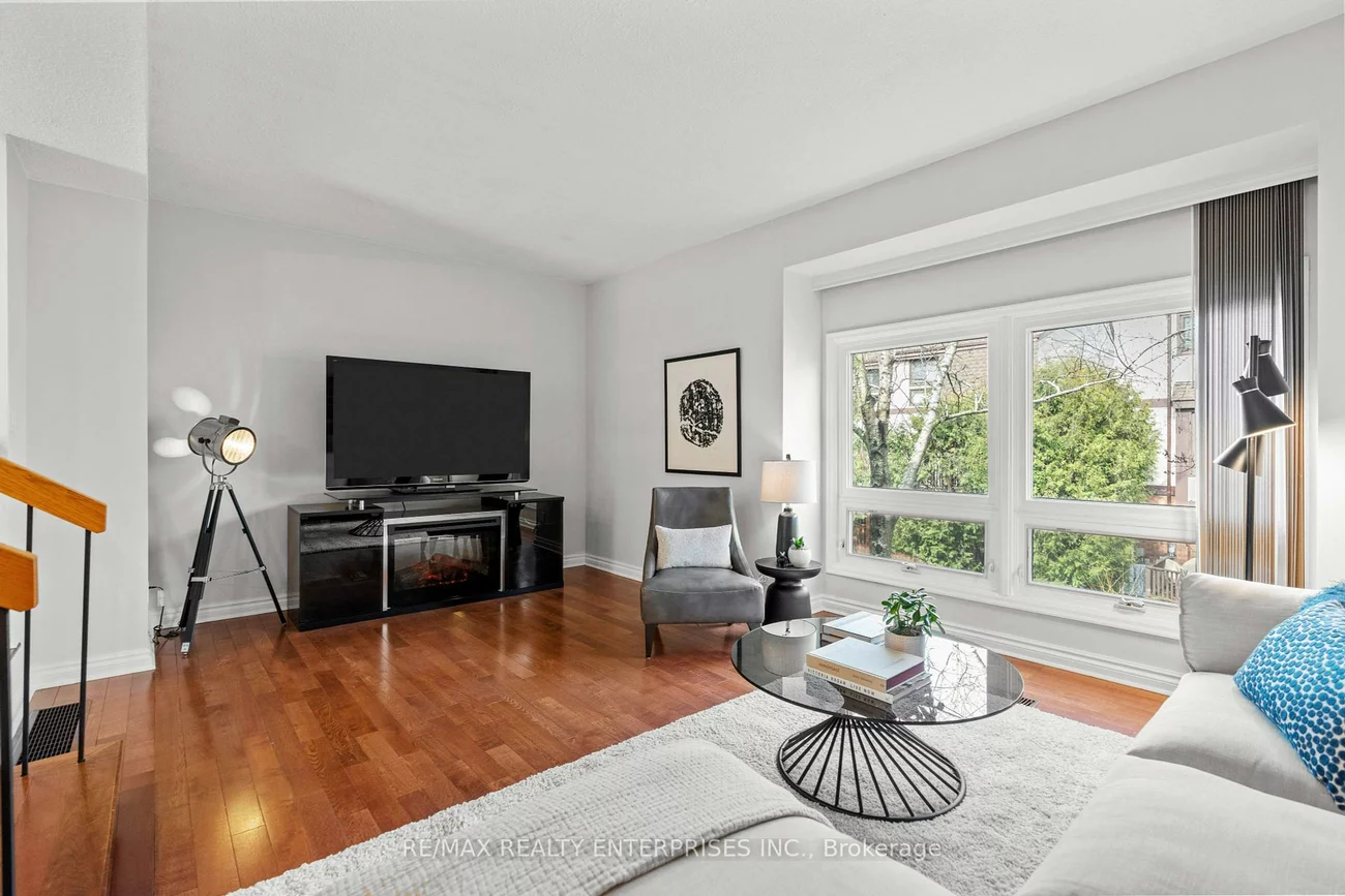 1060, Walden, Clarkson, Mississauga