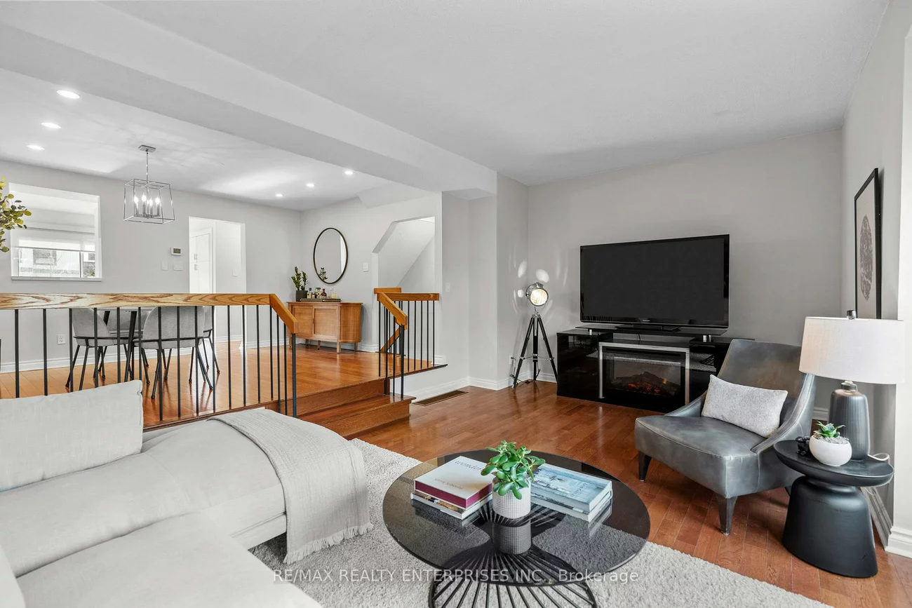 1060, Walden, Clarkson, Mississauga