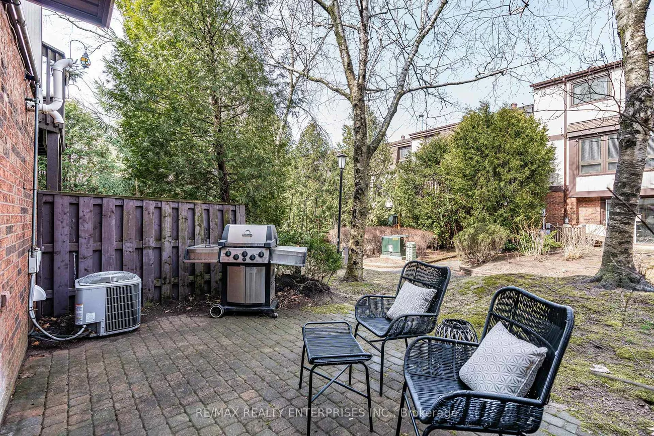 1060, Walden, Clarkson, Mississauga