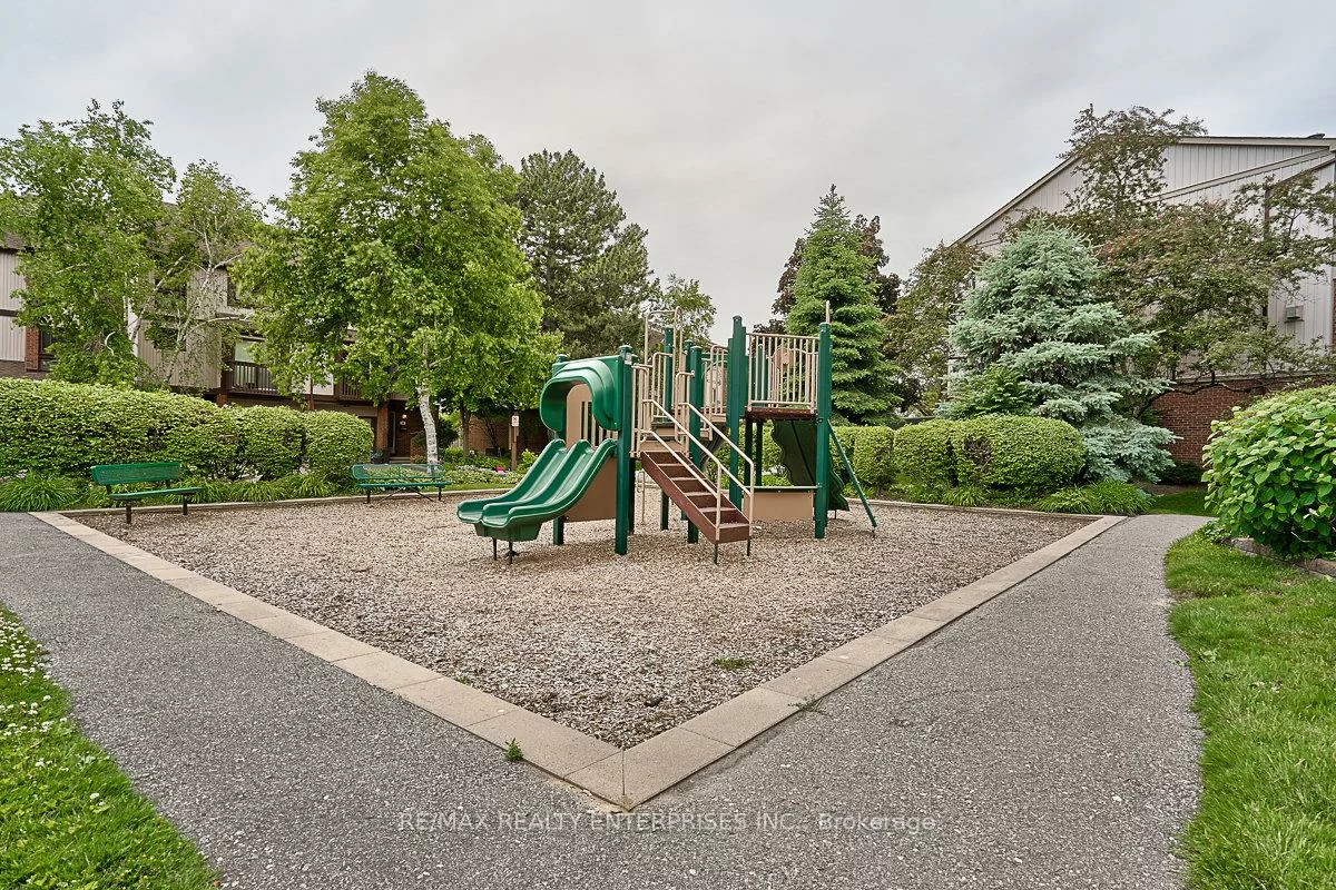 1060, Walden, Clarkson, Mississauga
