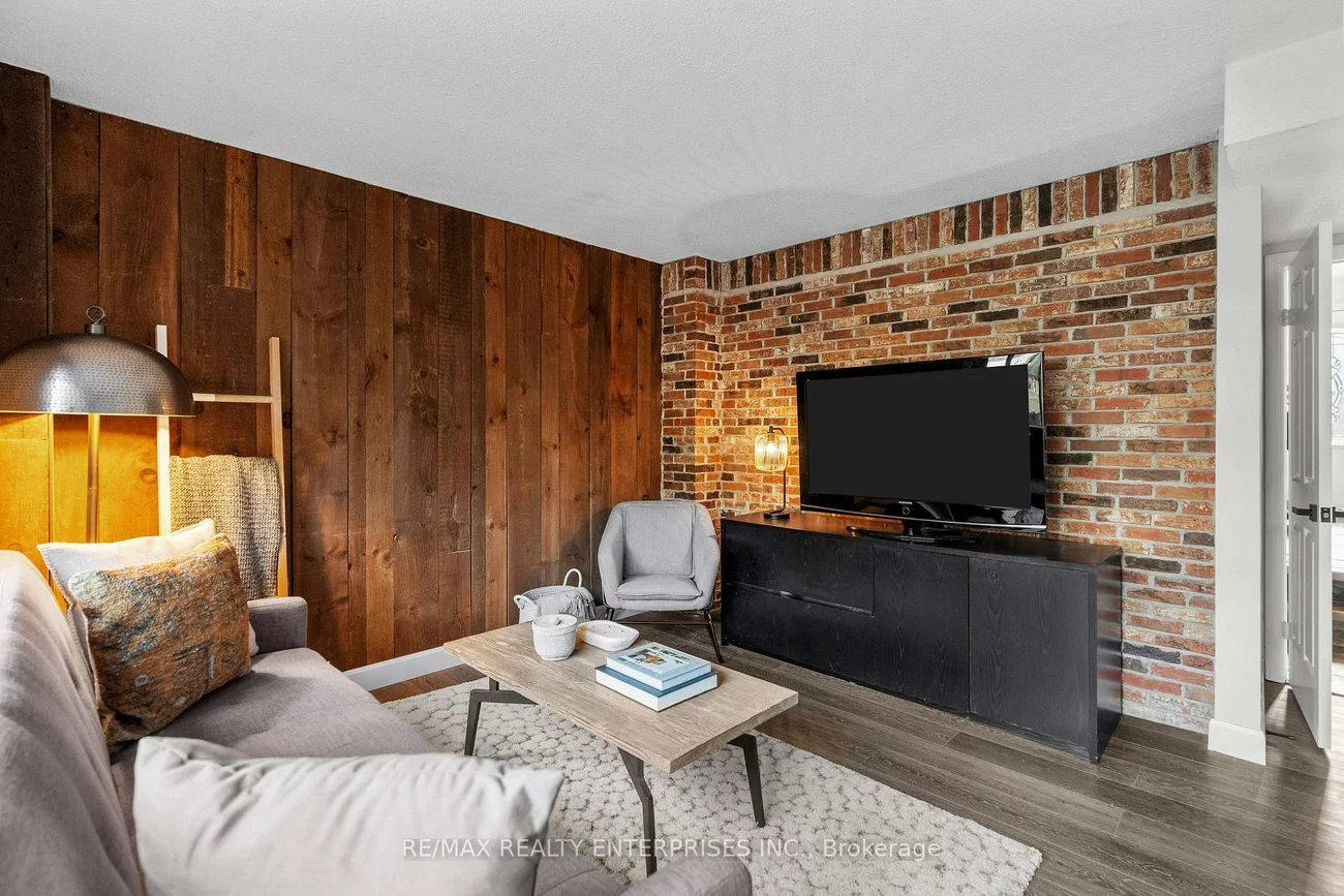 1060, Walden, Clarkson, Mississauga