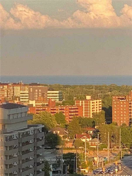 155, Hillcrest, Cooksville, Mississauga