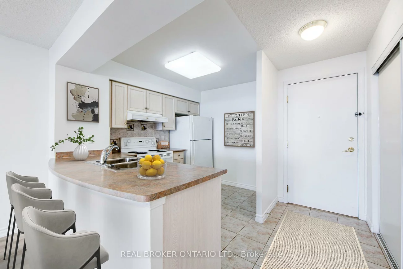 35, Kingsbridge Garden, Hurontario, Mississauga