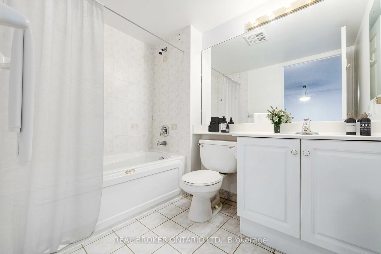 35, Kingsbridge Garden, Hurontario, Mississauga