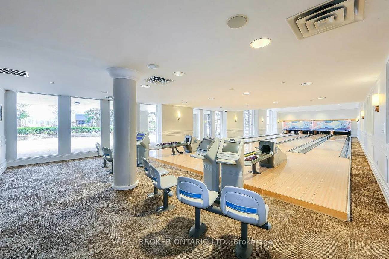 35, Kingsbridge Garden, Hurontario, Mississauga