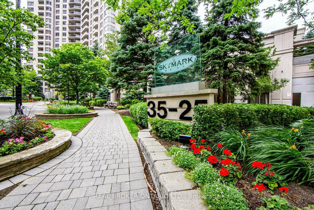 35, Kingsbridge Garden, Hurontario, Mississauga