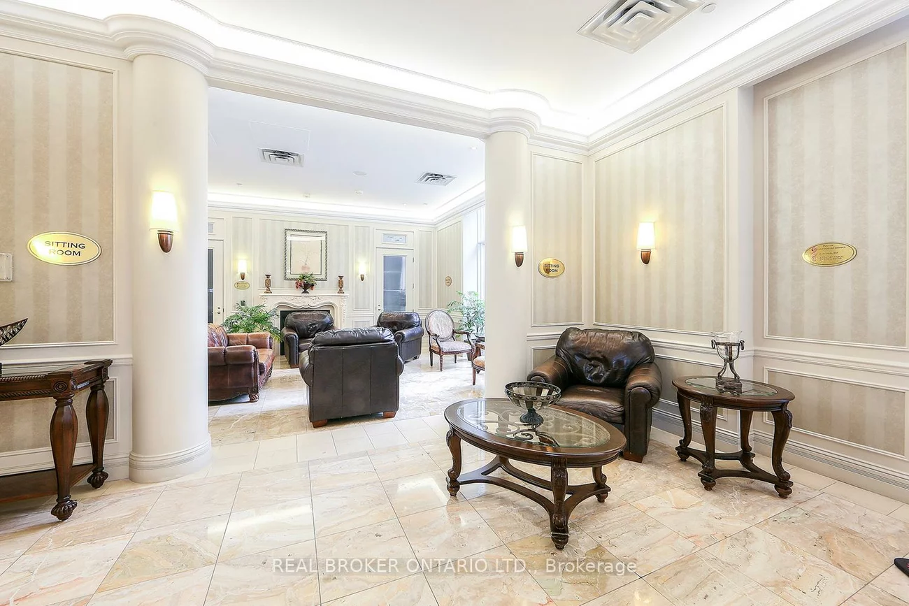 35, Kingsbridge Garden, Hurontario, Mississauga