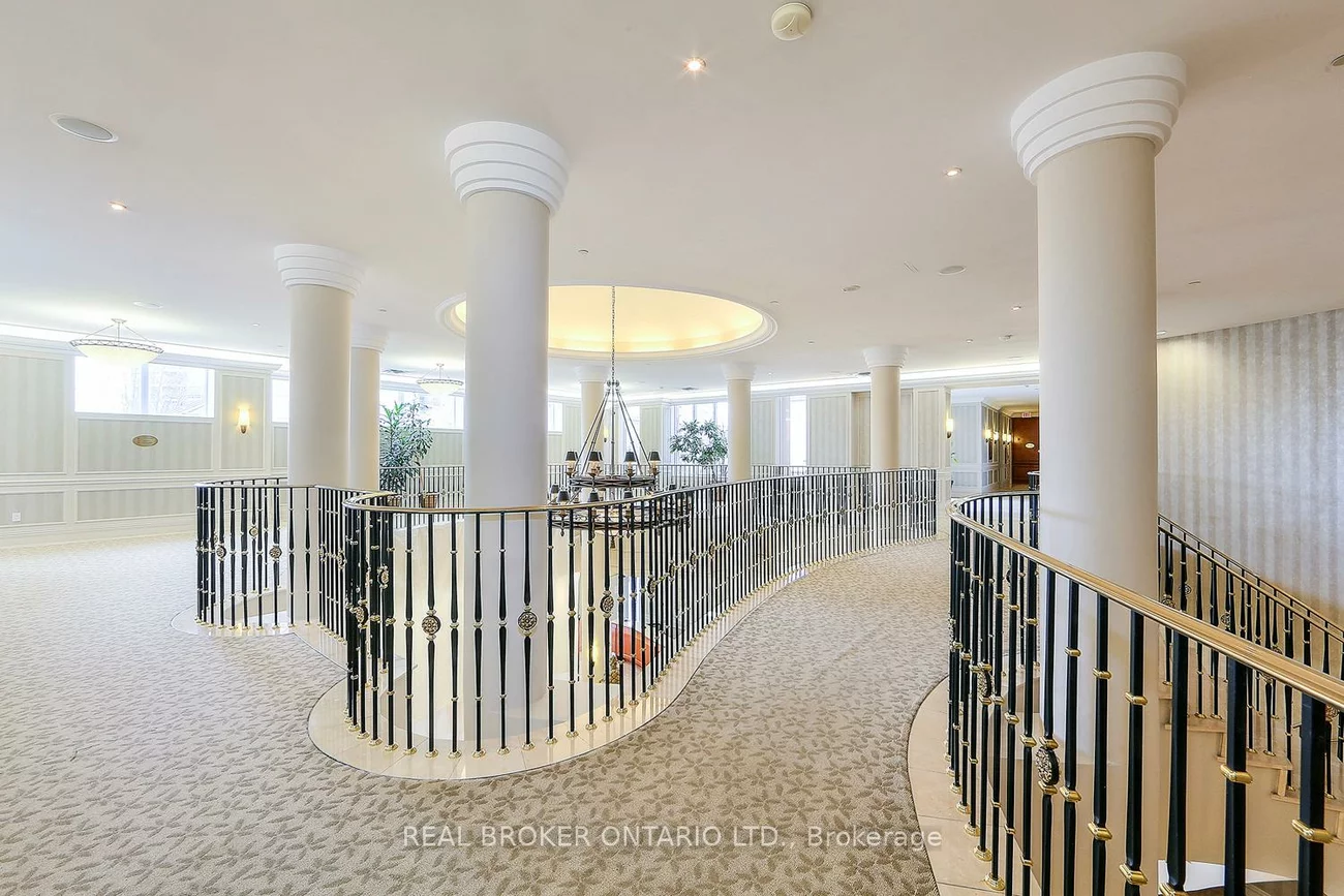 35, Kingsbridge Garden, Hurontario, Mississauga
