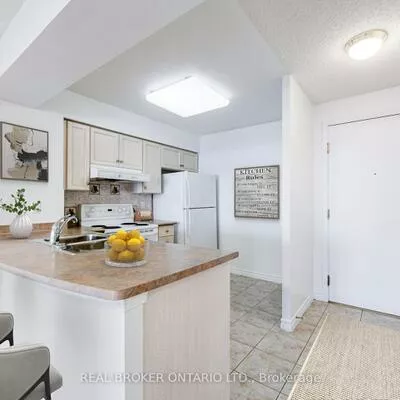 35, Kingsbridge Garden, Hurontario, Mississauga