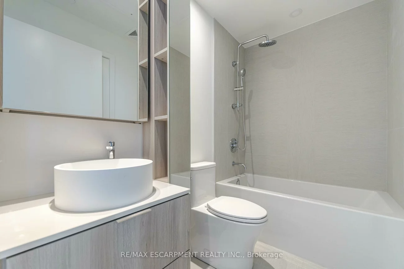 28, Ann, Port Credit, Mississauga