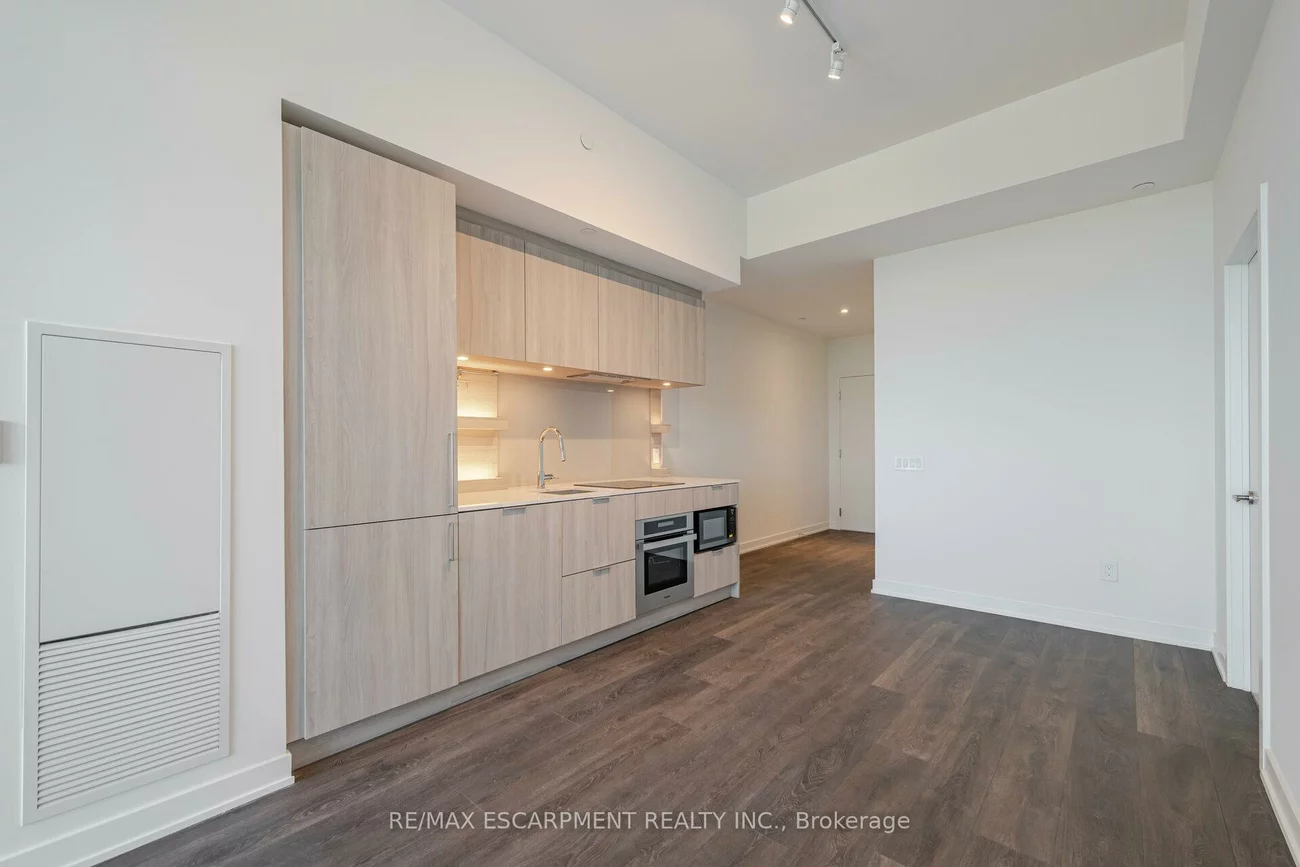 28, Ann, Port Credit, Mississauga