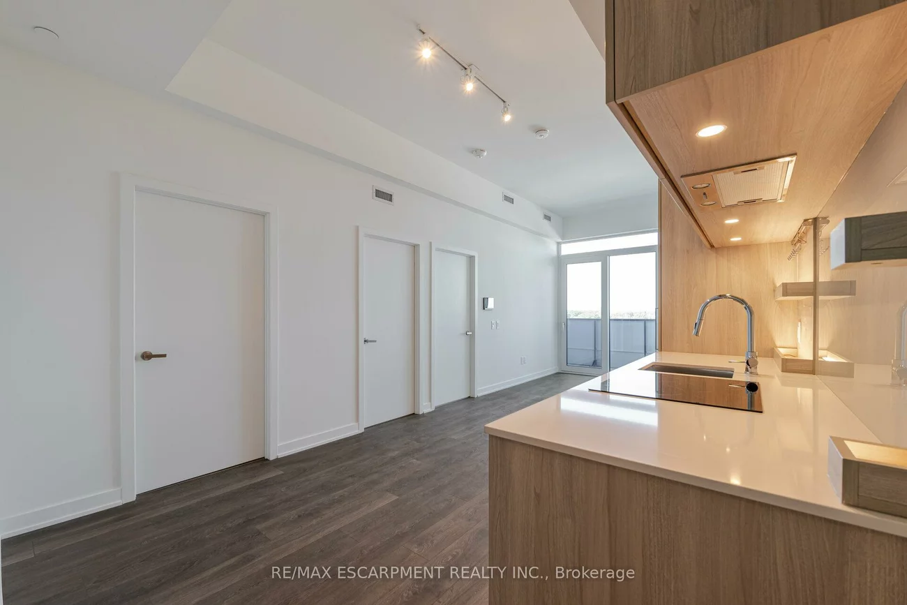 28, Ann, Port Credit, Mississauga