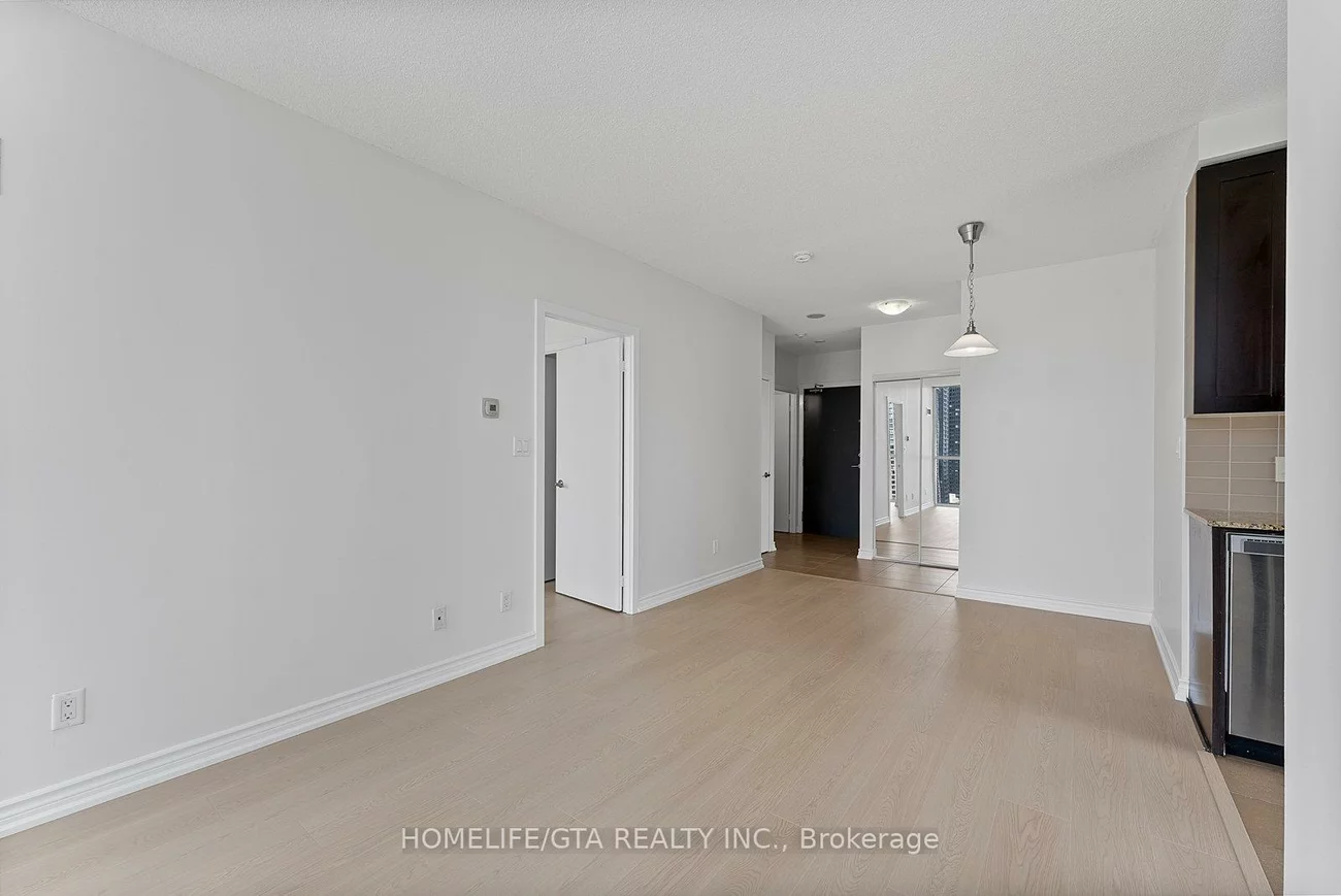 4070, Confederation, City Centre, Mississauga