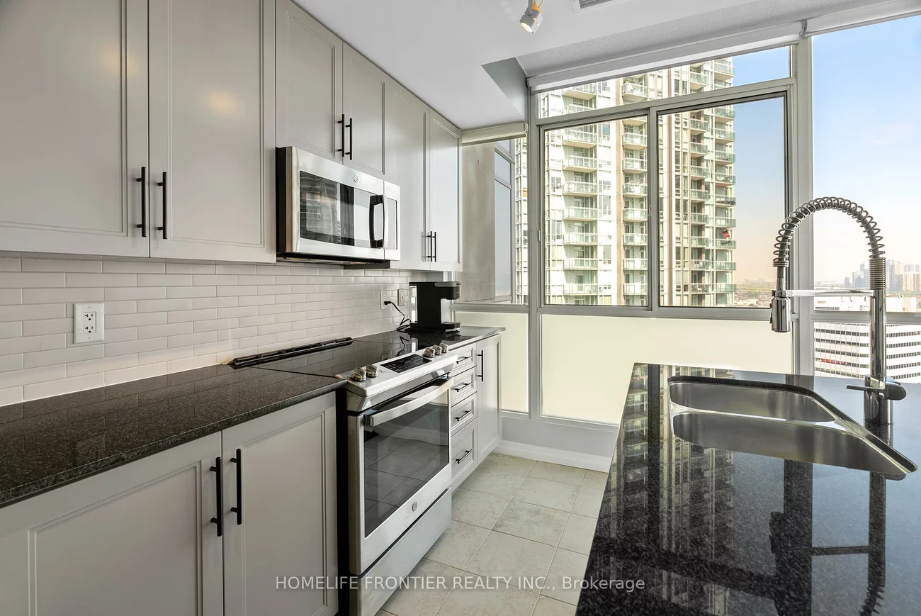 225, Webb, City Centre, Mississauga