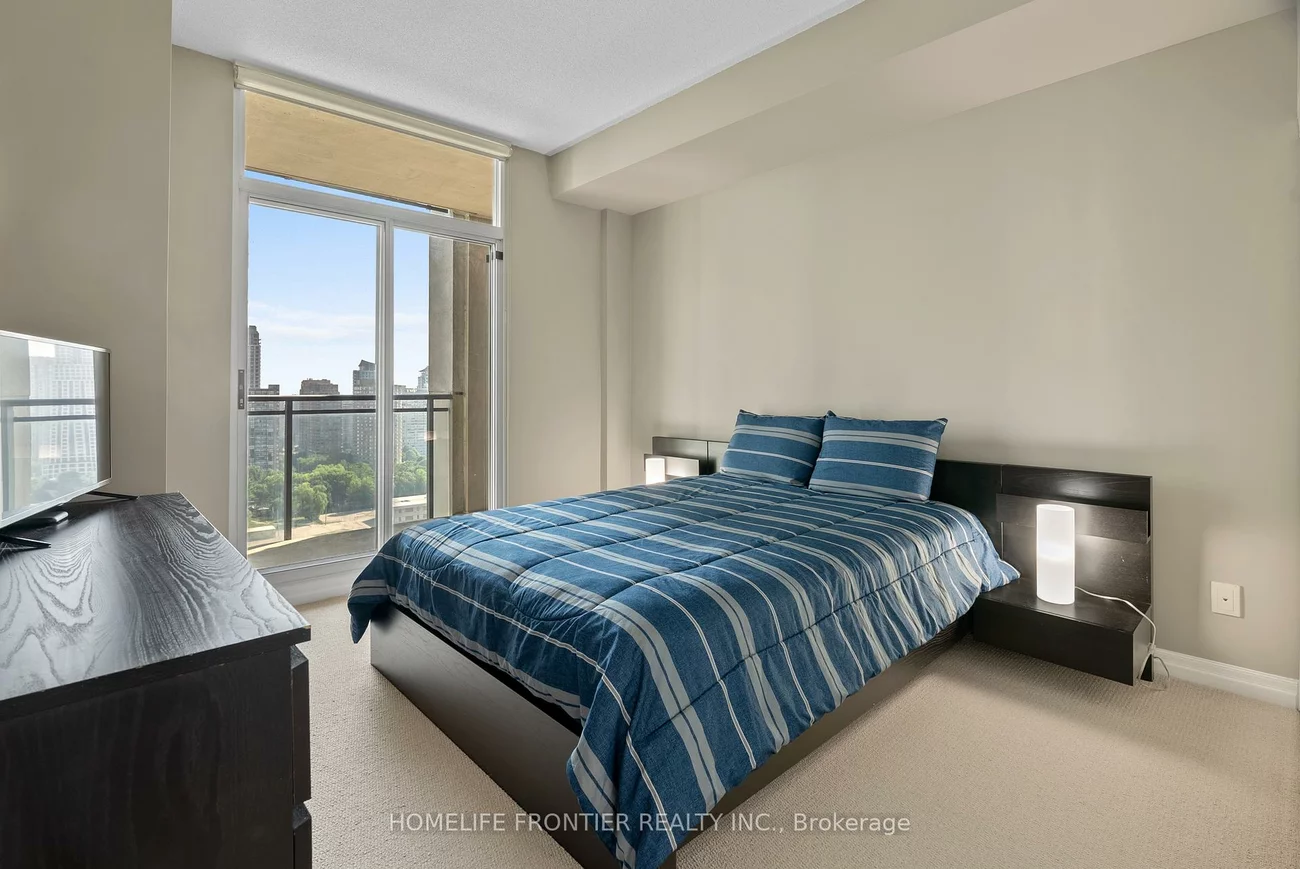 225, Webb, City Centre, Mississauga
