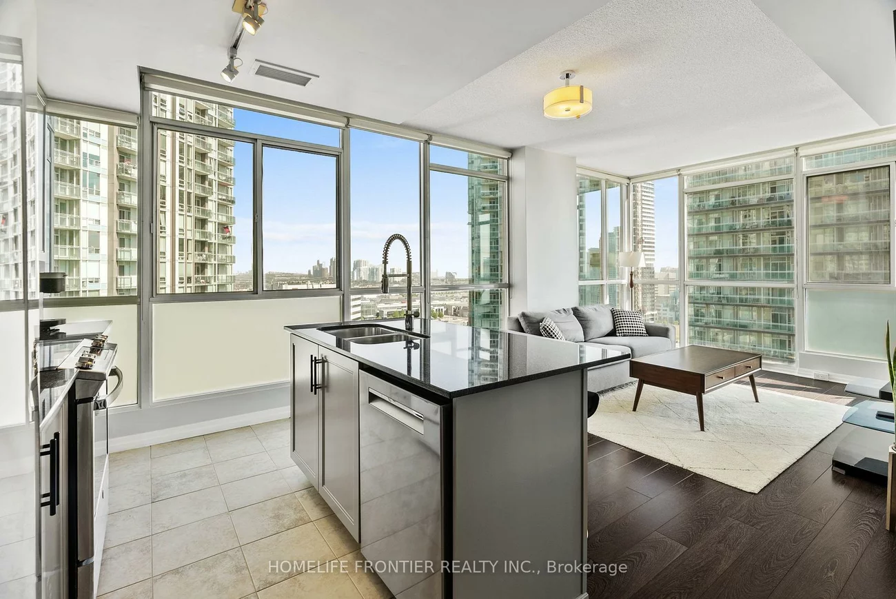 225, Webb, City Centre, Mississauga