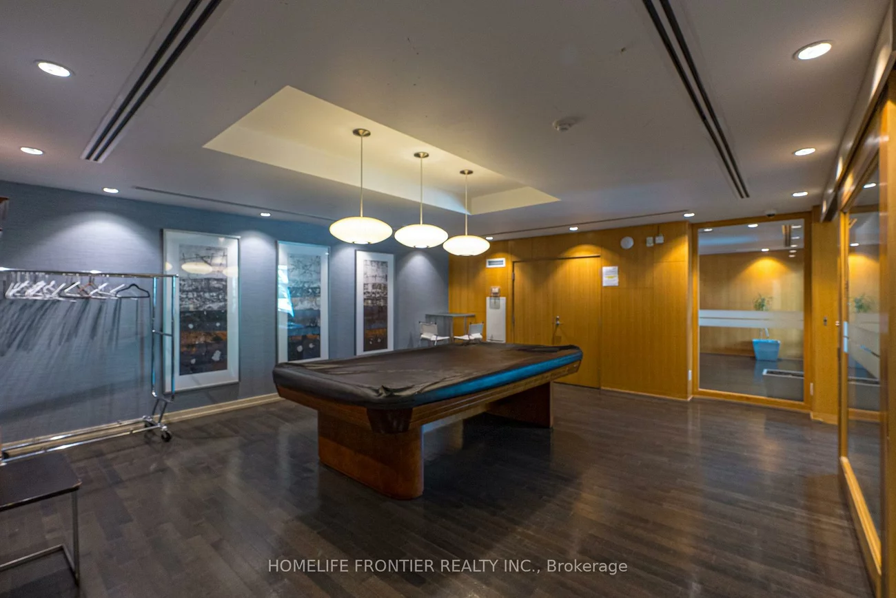 225, Webb, City Centre, Mississauga