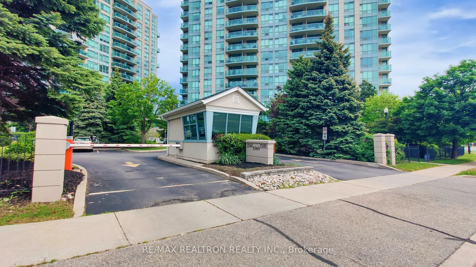 2585, Erin Centre, Central Erin Mills, Mississauga